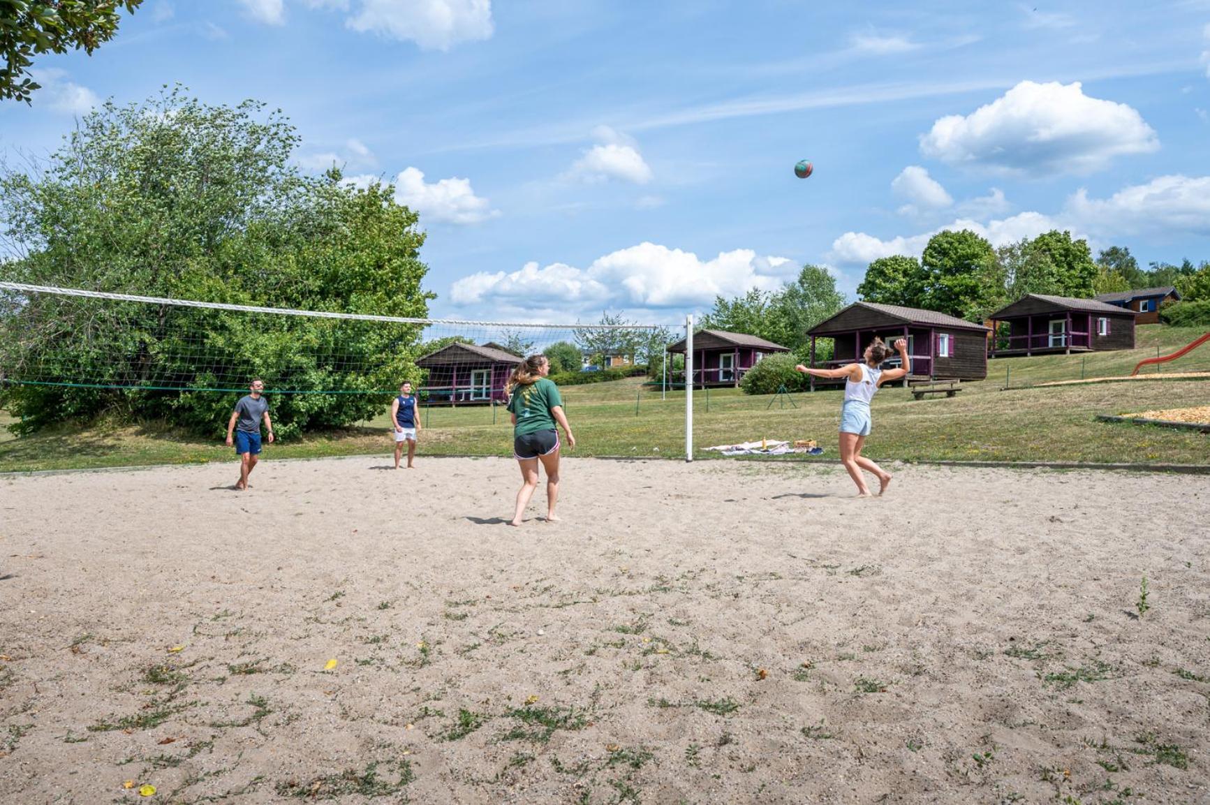 Camping Les Vosges Du Nord Oberbronn Exterior foto