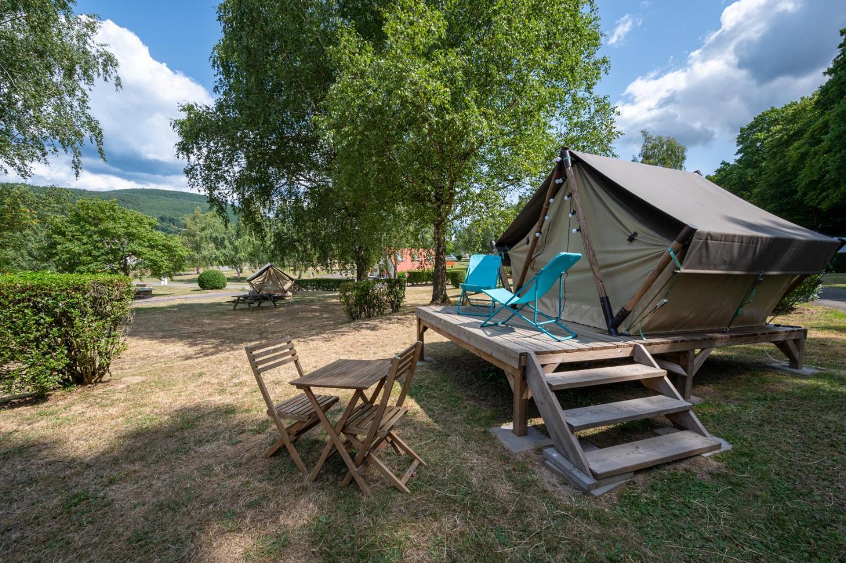 Camping Les Vosges Du Nord Oberbronn Exterior foto