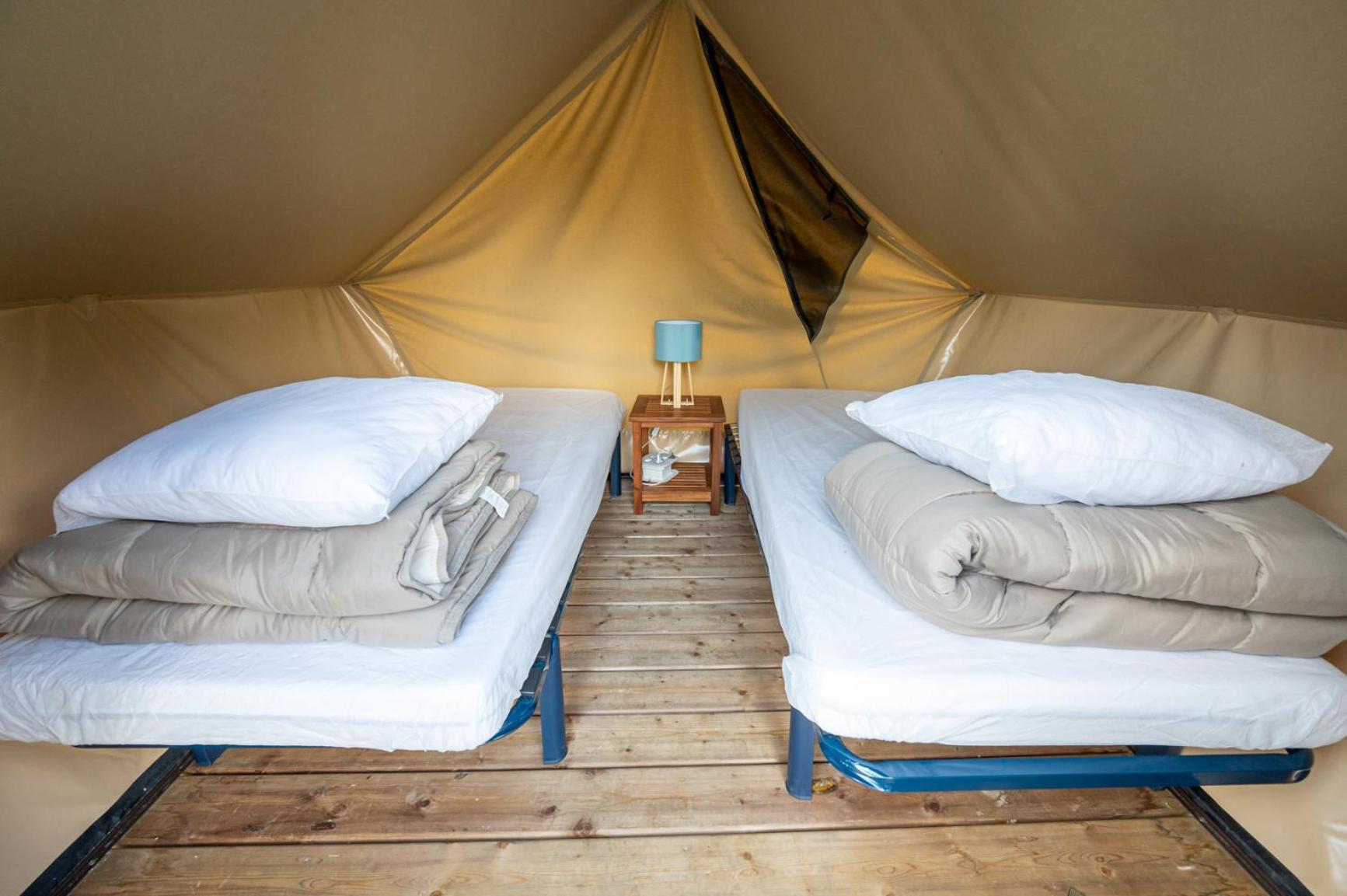 Camping Les Vosges Du Nord Oberbronn Zimmer foto